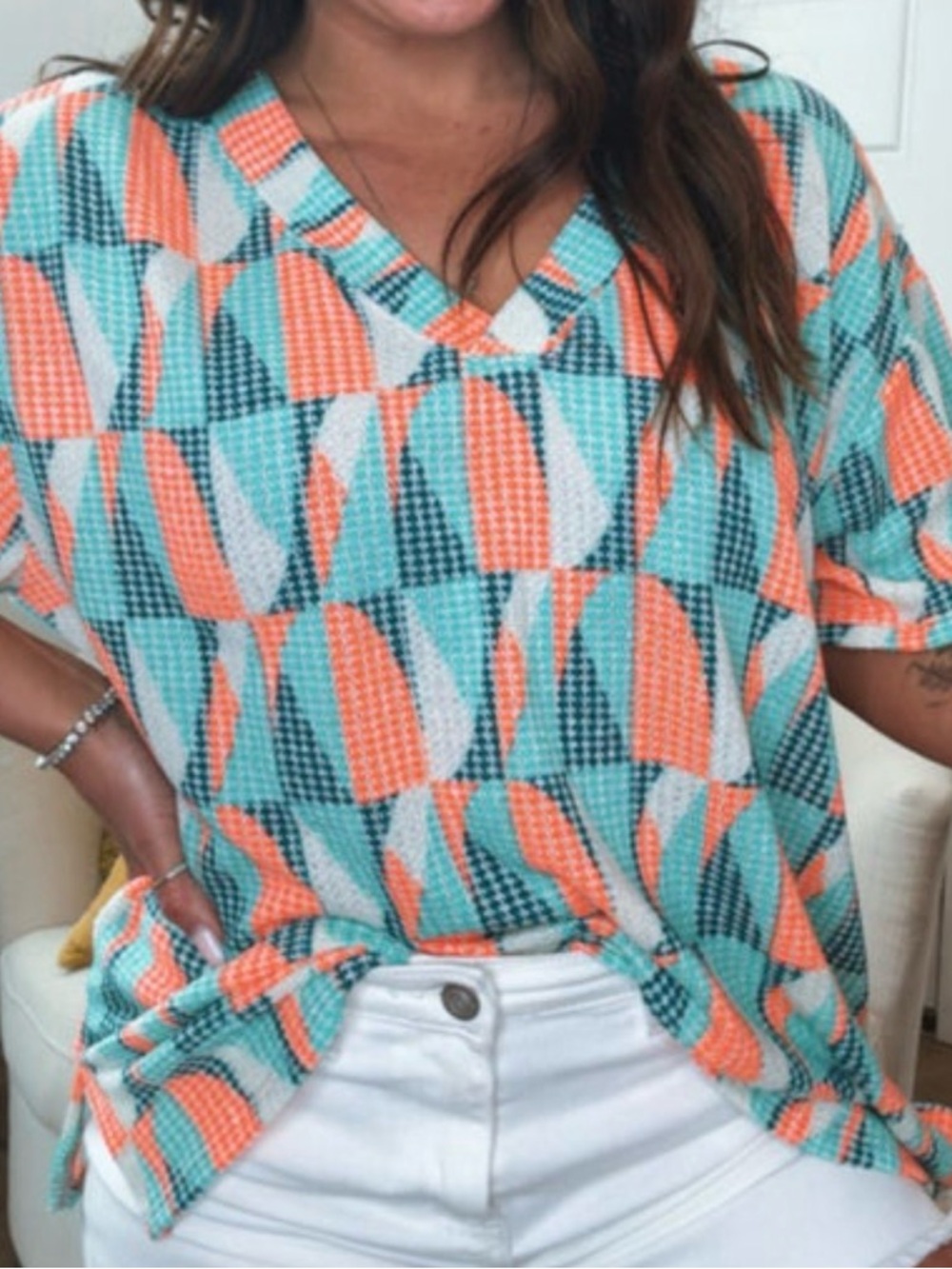 Geometric V-Neck Short Sleeve Tee in Aqua & Coral